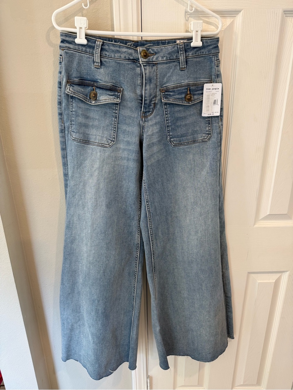 Free People Women’s Low Rise Wide Leg Denim Jeans Size 30 Raw Hem NWT